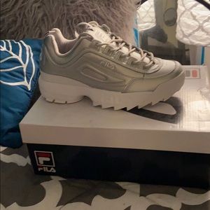 salmon pink white fila